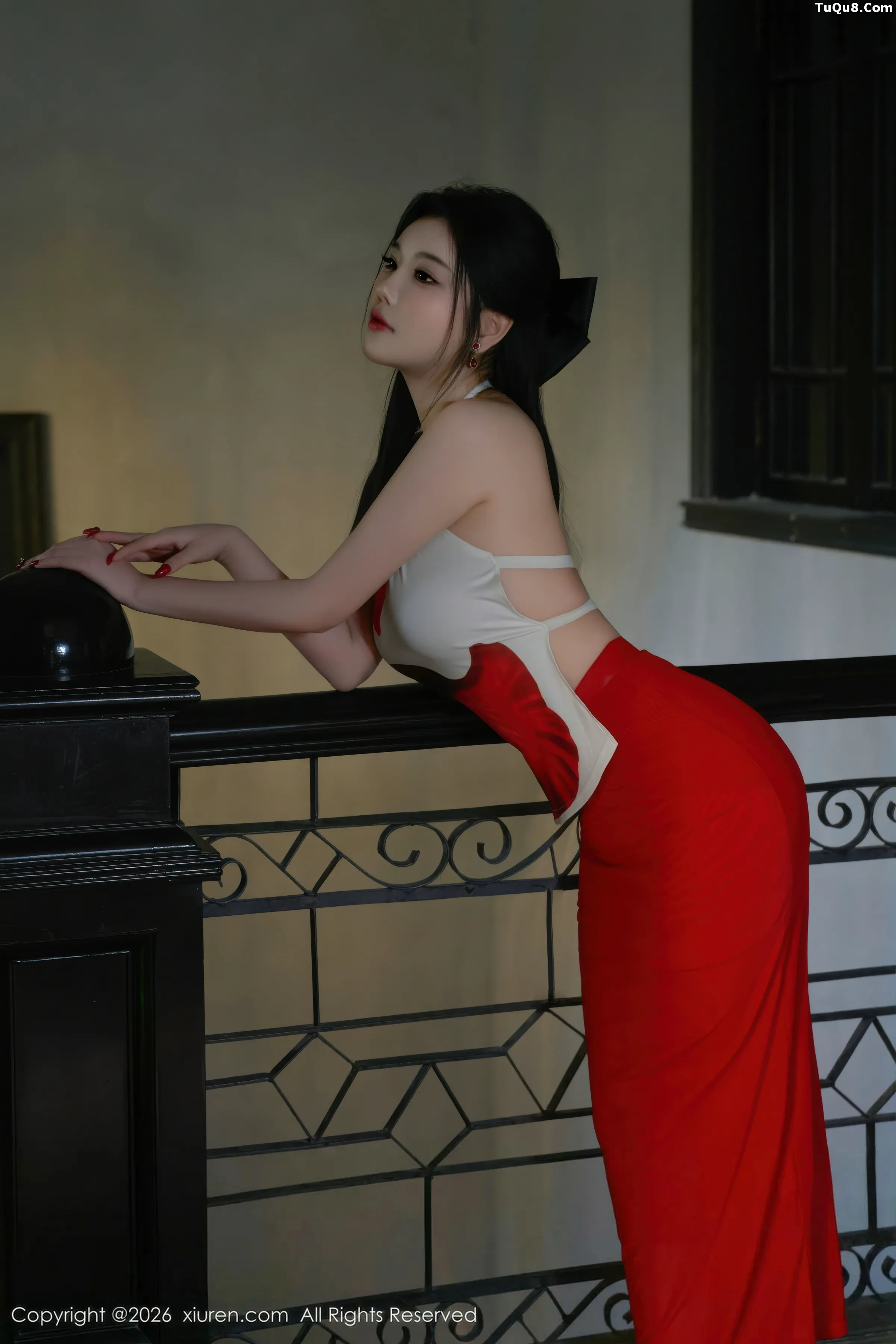 2kmn.vip_[XiuRen秀人网]No.11319_女神杨晨晨.性感红色长裙+黑色连体衣秀丰腴身材惹火诱惑写真72P